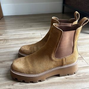 Dolce Vita suede chunky boots great condition